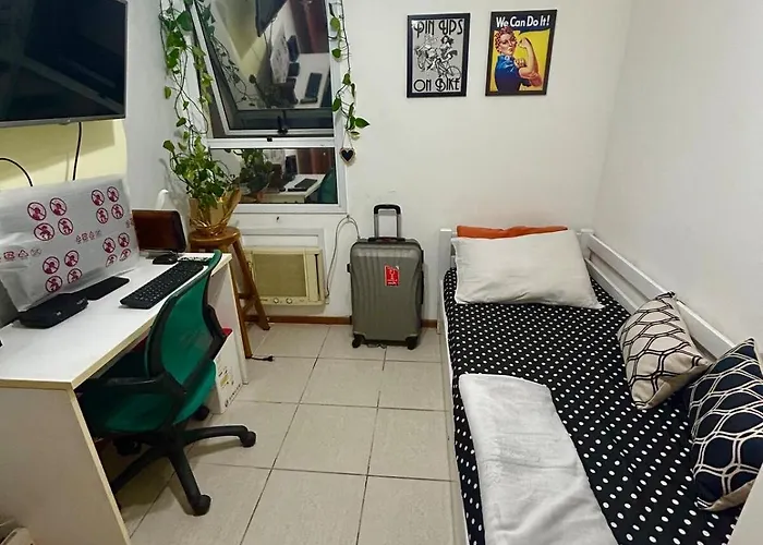 Quarto para Moças - Girls' Room - Somente Mulheres - Only Girls Rio de Janeiro